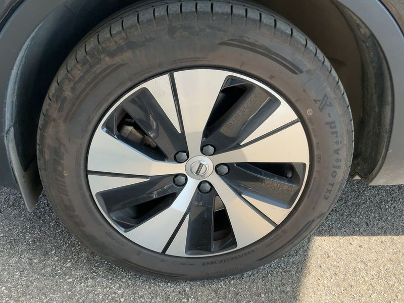 Volvo XC40 1.5 T4 Recharge Plug-in Hybrid Essential 2WD 2022 – снимка 3