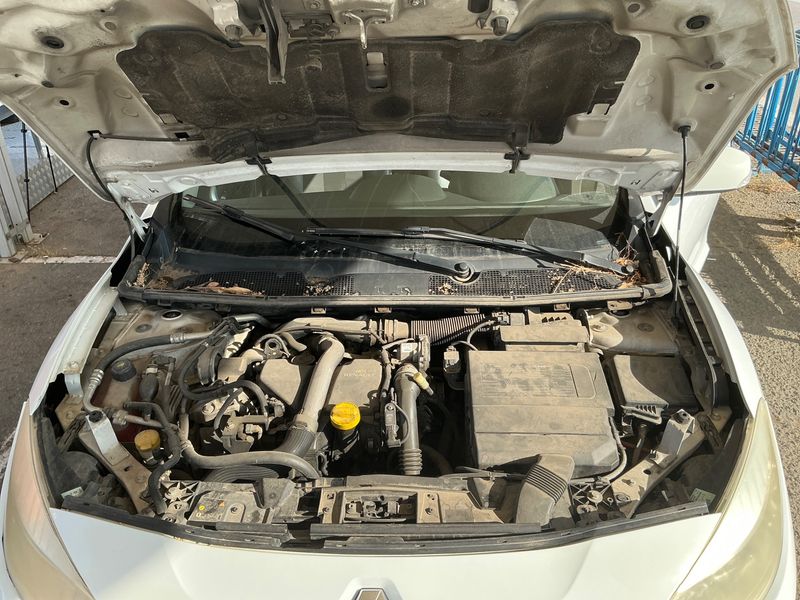 Renault Fluence 1.5 dCi Dynamique 2010 – снимка на щета