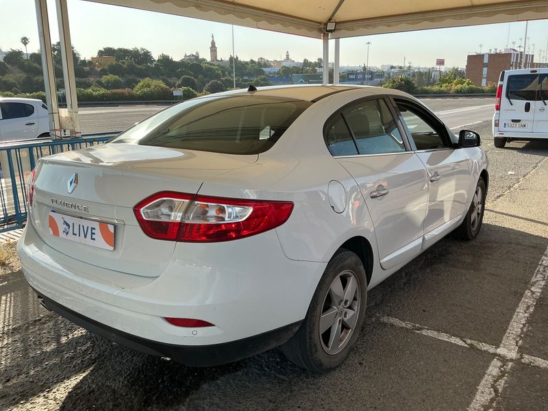 Renault Fluence 1.5 dCi Dynamique 2010 – снимка 2