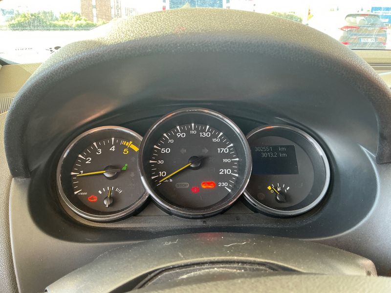 Renault Fluence 1.5 dCi Dynamique 2010 – снимка 4