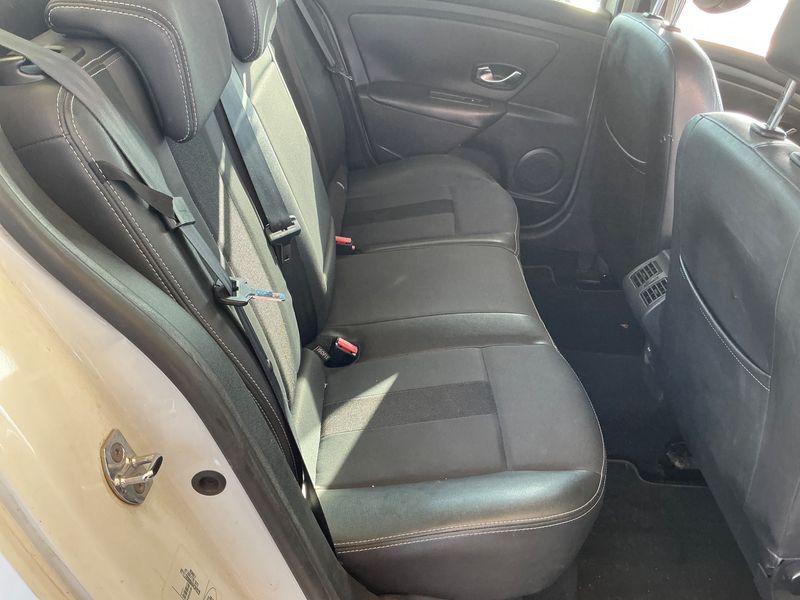 Renault Fluence 1.5 dCi Dynamique 2010 – снимка на щета