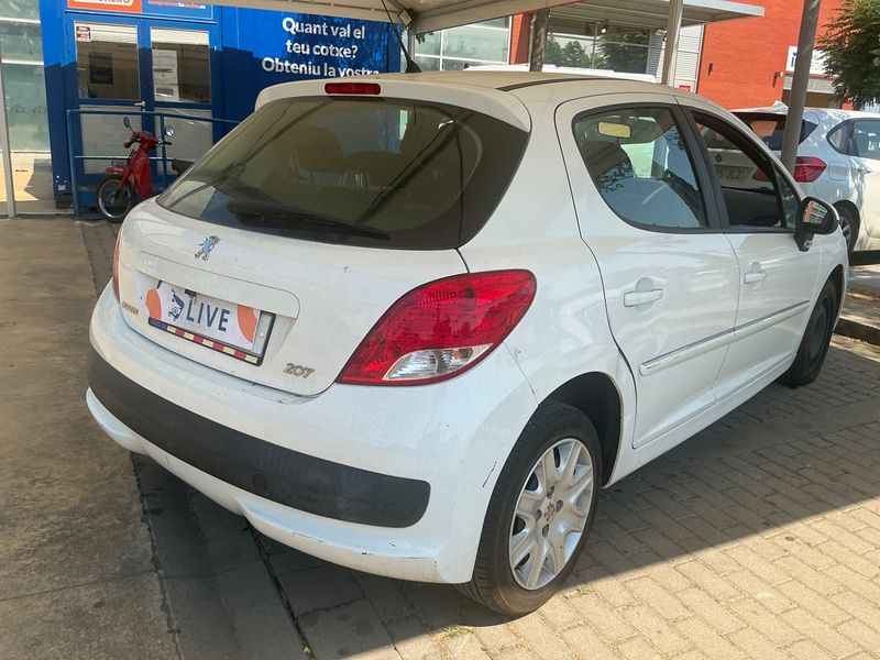 Peugeot 207 1.4 HDi Tendance 2012 – снимка 2