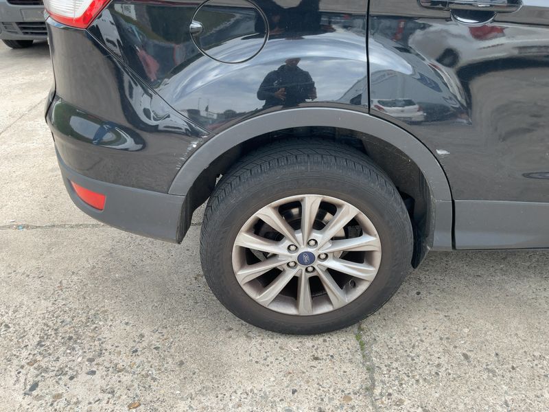 Ford Kuga 1.5 EcoBoost Titanium 2015 – снимка 9