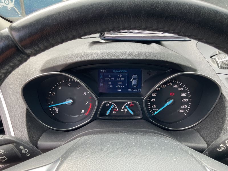 Ford Kuga 1.5 EcoBoost Titanium 2015 – снимка 18