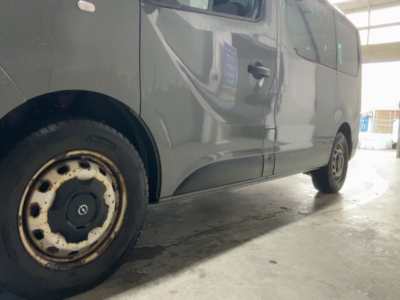Opel Vivaro 1.6 CDTI Biturbo Combi L1H1 2,7t 2016 – снимка 2