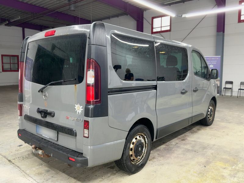 Opel Vivaro 1.6 CDTI Biturbo Combi L1H1 2,7t 2016 – снимка 8