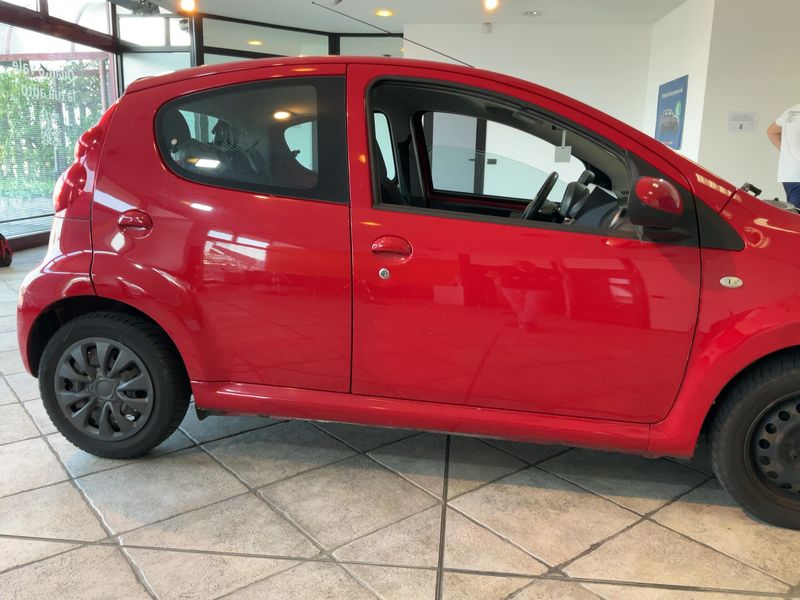 Peugeot 107 1.0 Plasir 2011 – снимка 10