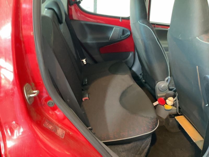 Peugeot 107 1.0 Plasir 2011 – снимка 19