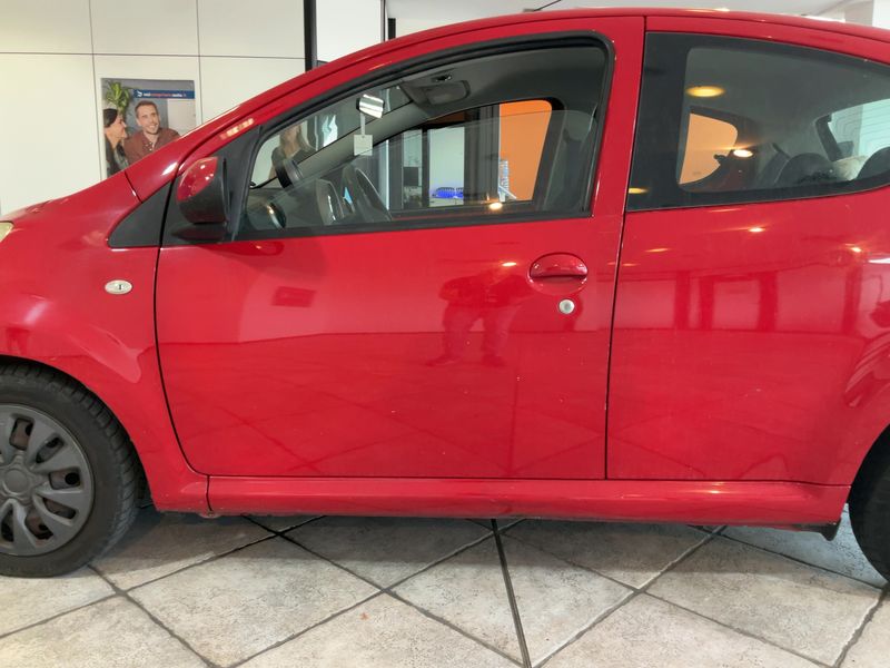 Peugeot 107 1.0 Plasir 2011 – снимка 4