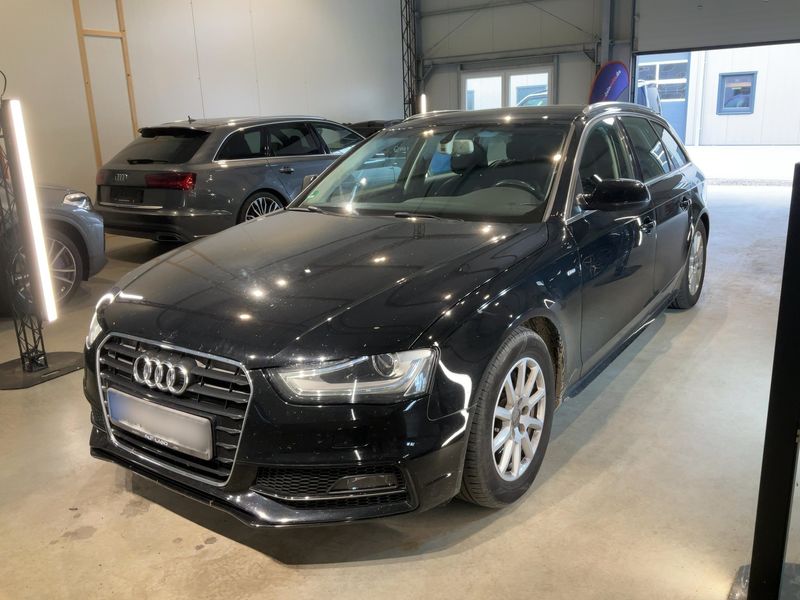 Audi A4 2.0 TDI Attraction 2013