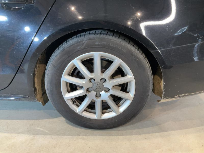 Audi A4 2.0 TDI Attraction 2013 – снимка 17