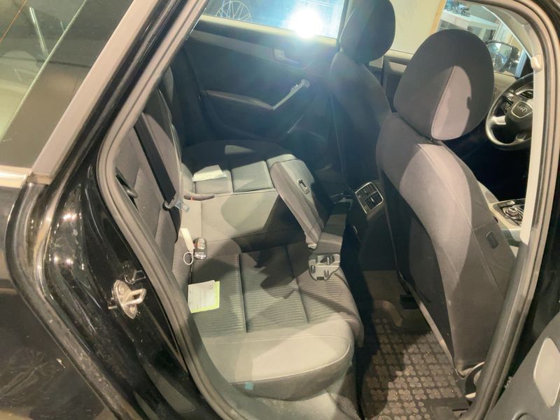 Audi A4 2.0 TDI Attraction 2013 – снимка 14