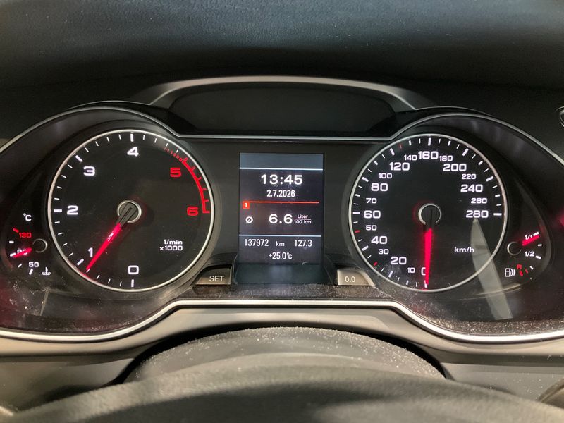 Audi A4 2.0 TDI Attraction 2013 – снимка 13