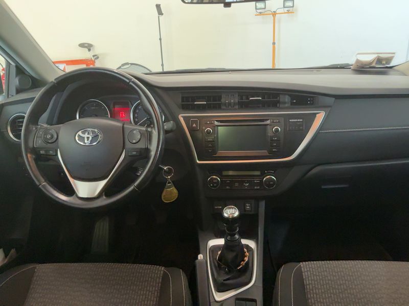 Toyota Auris 1.4 Turbodiesel Active 2014 – снимка 17