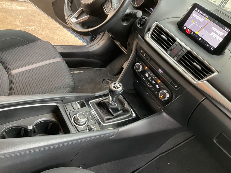Mazda 3 2.2 Turbodiesel Exclusive-Line 2018 – снимка 30
