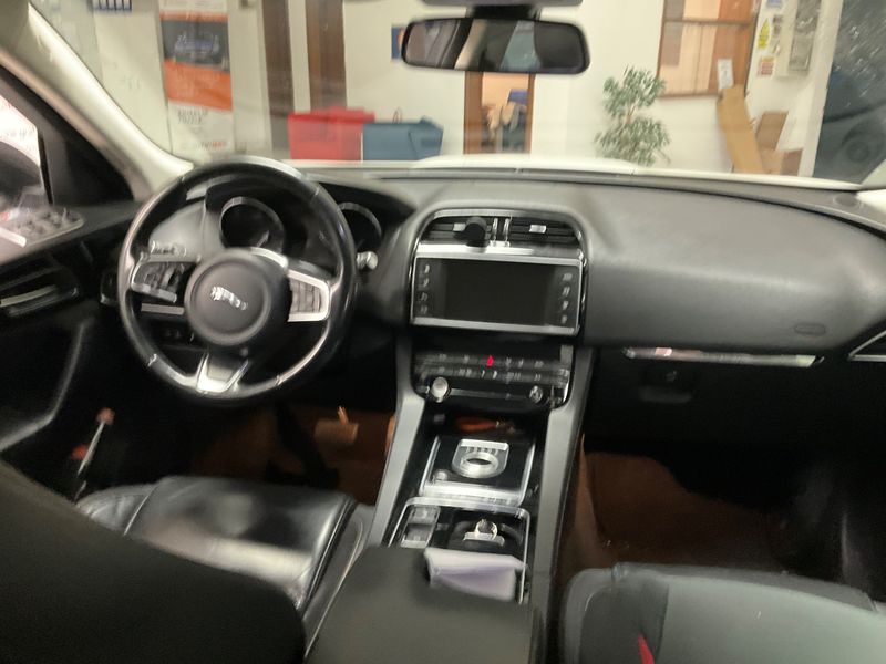 Jaguar F-Pace 20d Prestige 2017 – снимка 18