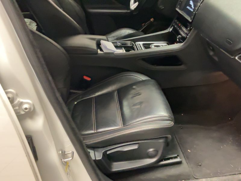 Jaguar F-Pace 20d Prestige 2017 – снимка 17