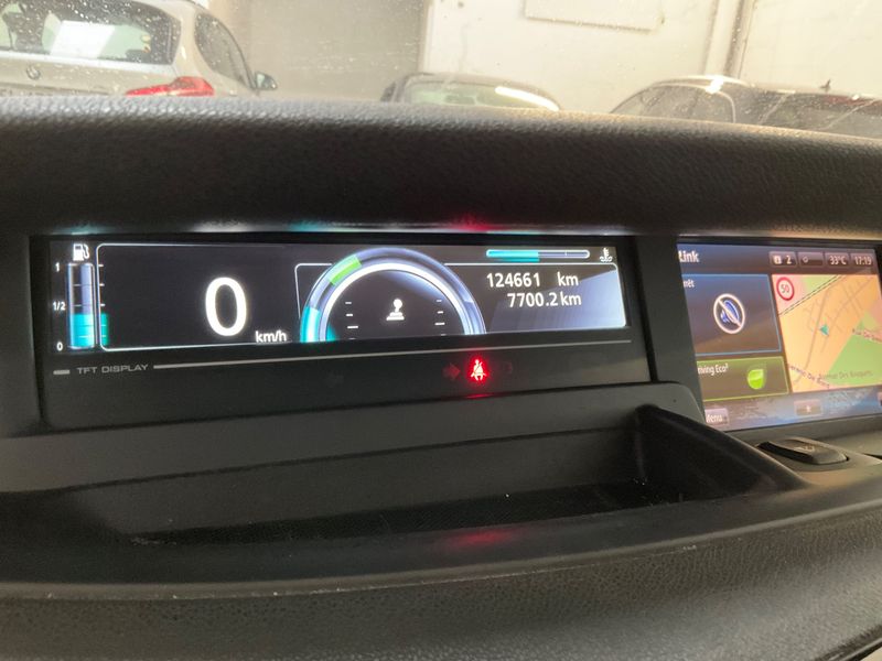 Renault Scenic 1.2 TCe Energy Xmod BOSE Edition 2015 – снимка 4