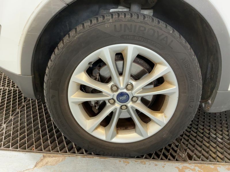 Ford Kuga 2.0 TDCi Titanium 2012 – снимка 3