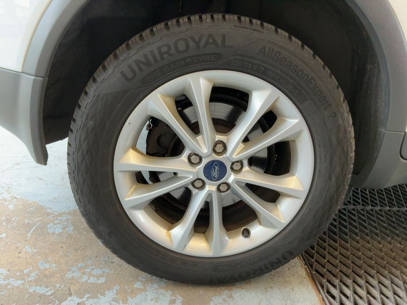 Ford Kuga 2.0 TDCi Titanium 2012 – снимка 9