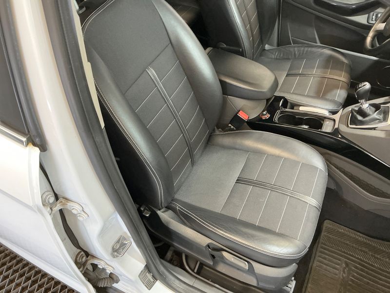 Ford Kuga 2.0 TDCi Titanium 2012 – снимка 33