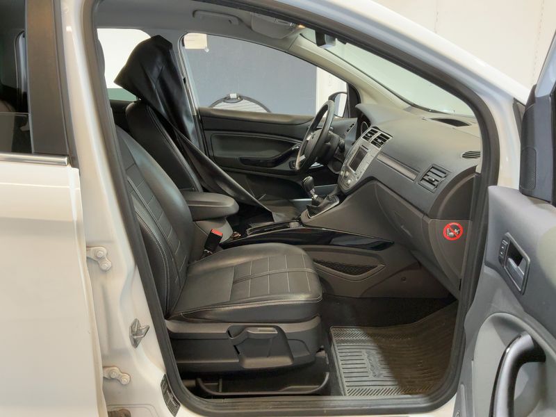 Ford Kuga 2.0 TDCi Titanium 2012 – снимка 16