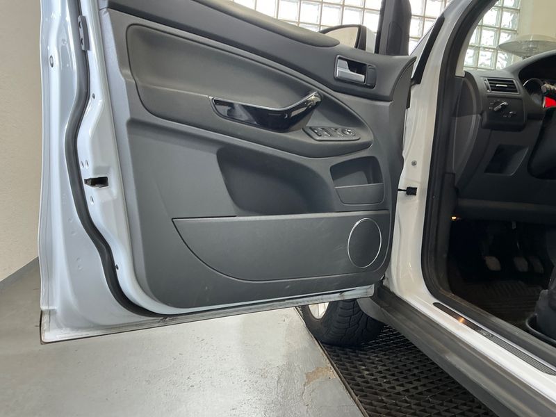 Ford Kuga 2.0 TDCi Titanium 2012 – снимка 34