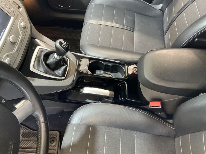 Ford Kuga 2.0 TDCi Titanium 2012 – снимка 27
