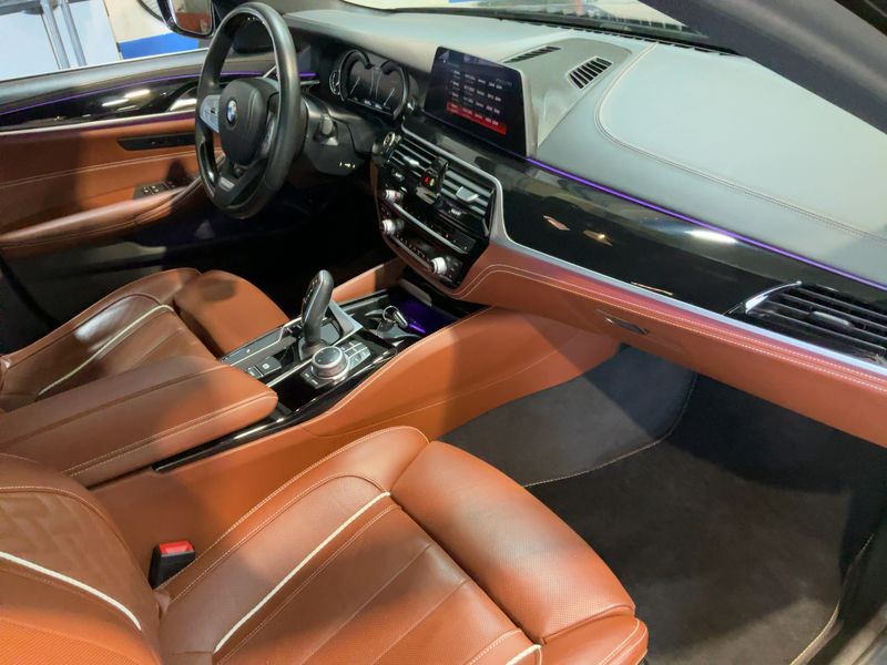 BMW 5er 530d xDrive 2020 – снимка 17