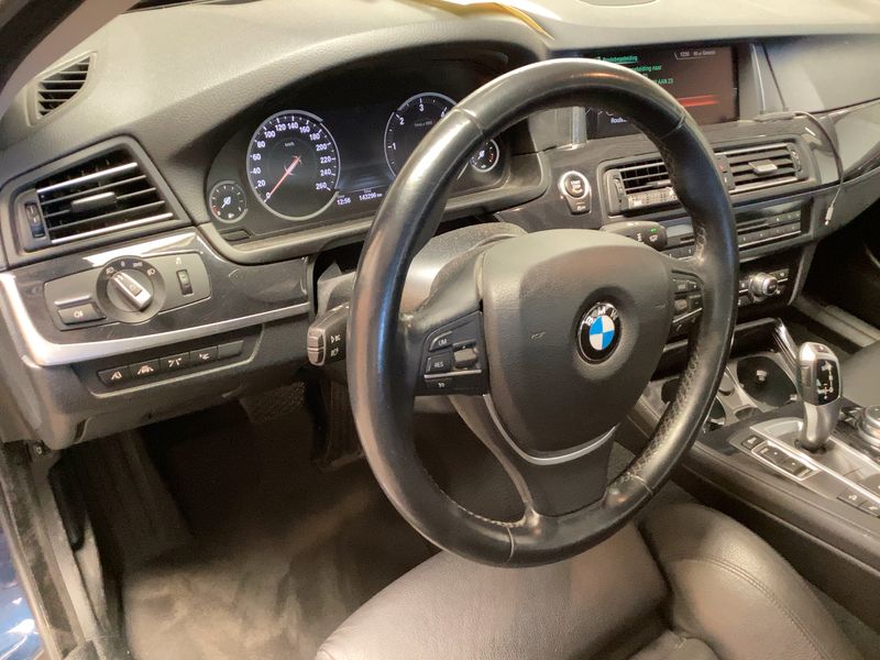 BMW 5er 520d xDrive 2016 – снимка 19