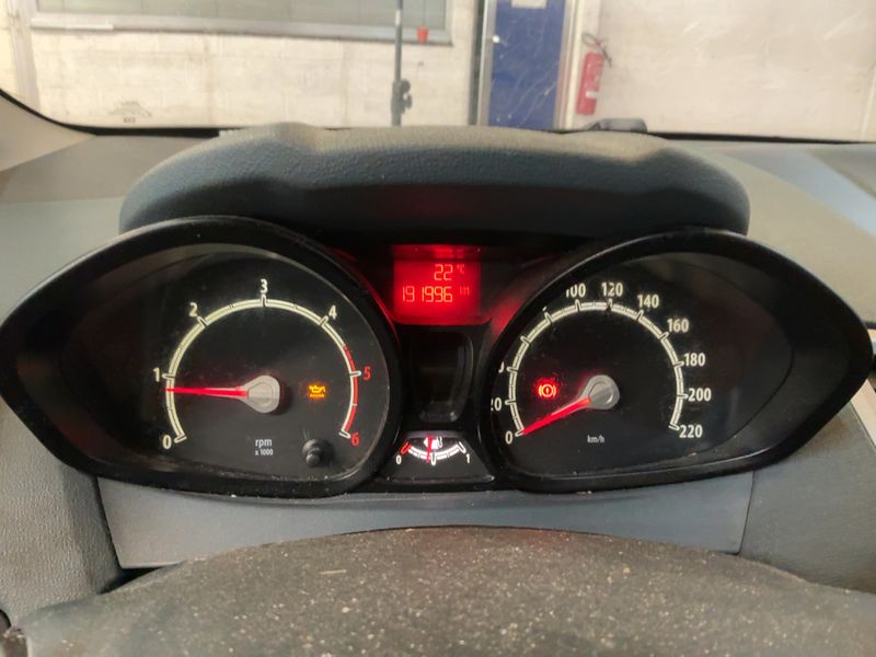 Ford Fiesta 1.6 TDCi ECOnetic 2010 – снимка 4