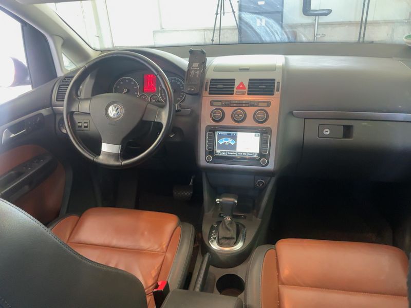 Volkswagen Touran 1.4 TSI Highline 2009 – снимка 18