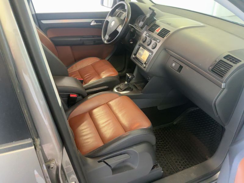 Volkswagen Touran 1.4 TSI Highline 2009 – снимка 17