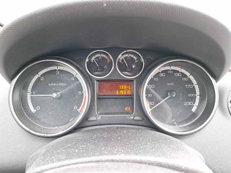 Peugeot 308 1.6 HDi Confort Pack 2008 – снимка 12