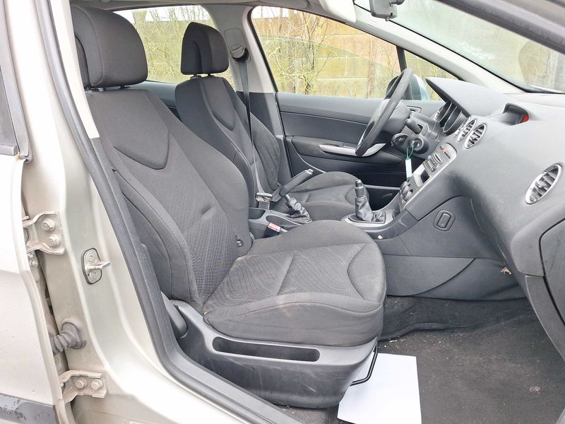Peugeot 308 1.6 HDi Confort Pack 2008 – снимка 10