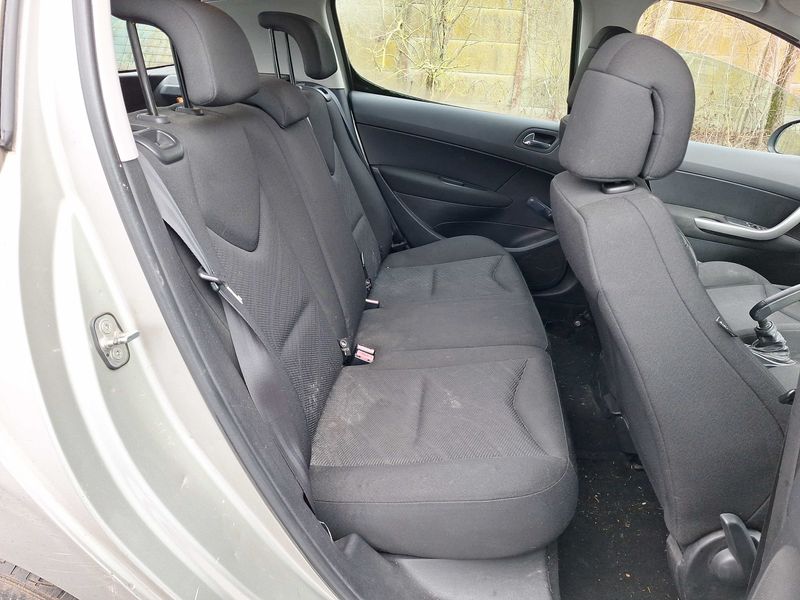 Peugeot 308 1.6 HDi Confort Pack 2008 – снимка 13