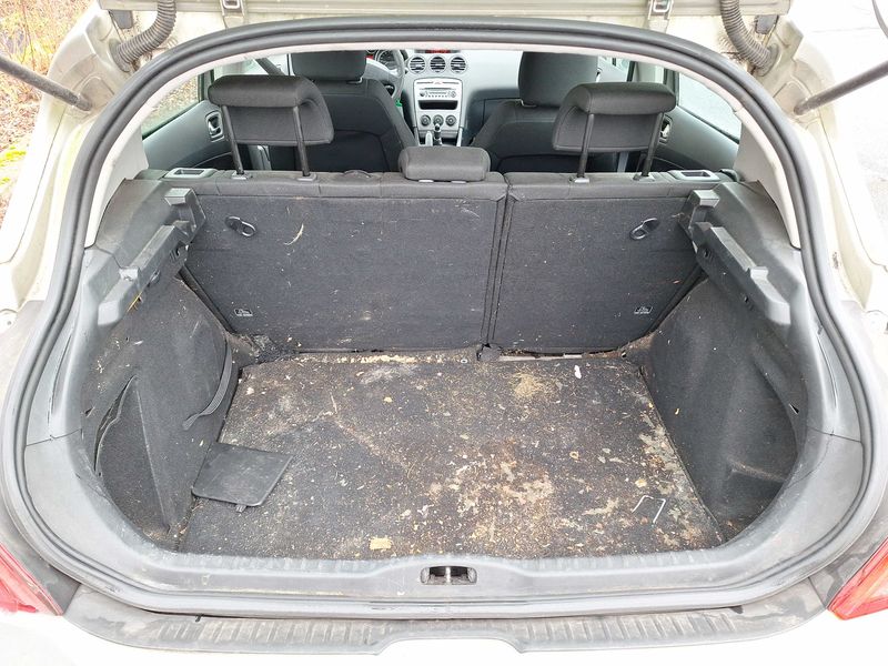 Peugeot 308 1.6 HDi Confort Pack 2008 – снимка 9
