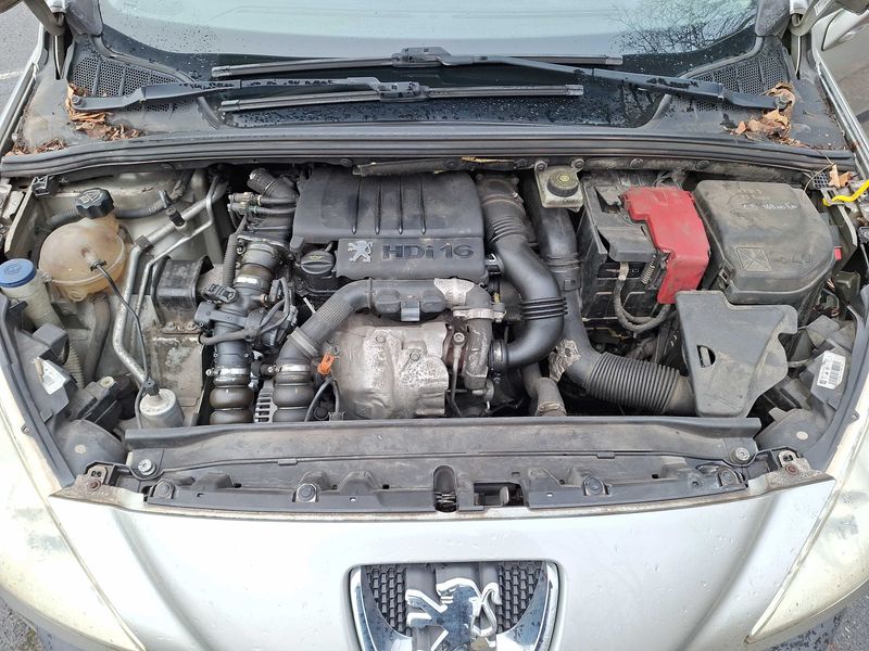 Peugeot 308 1.6 HDi Confort Pack 2008 – снимка 8