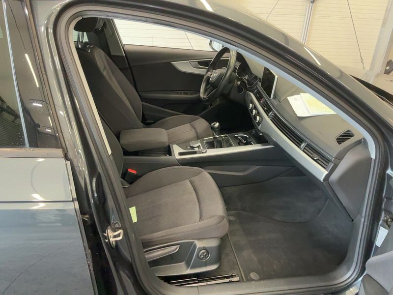 Audi A4 2.0 TDI 2017 – снимка 17