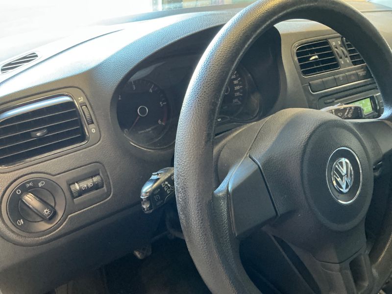 Volkswagen Polo 1.2 TDI Style 2012 – снимка 23