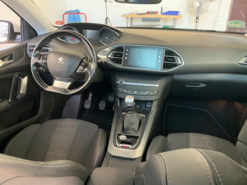 Peugeot 308 2.0 Blue-HDi Allure 2018 – снимка 18