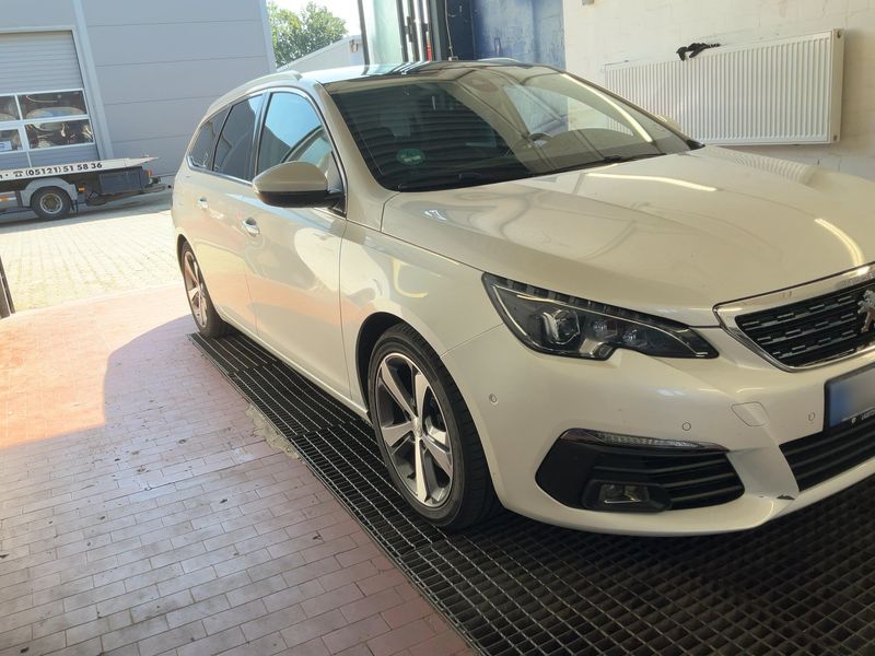 Peugeot 308 2.0 Blue-HDi Allure 2018 – снимка 12