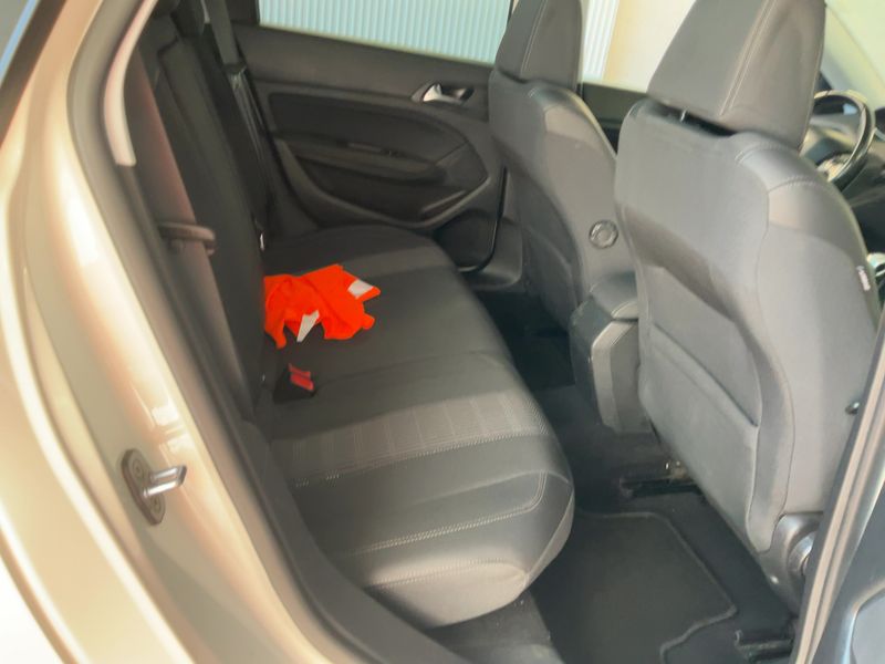 Peugeot 308 2.0 Blue-HDi Allure 2018 – снимка 20