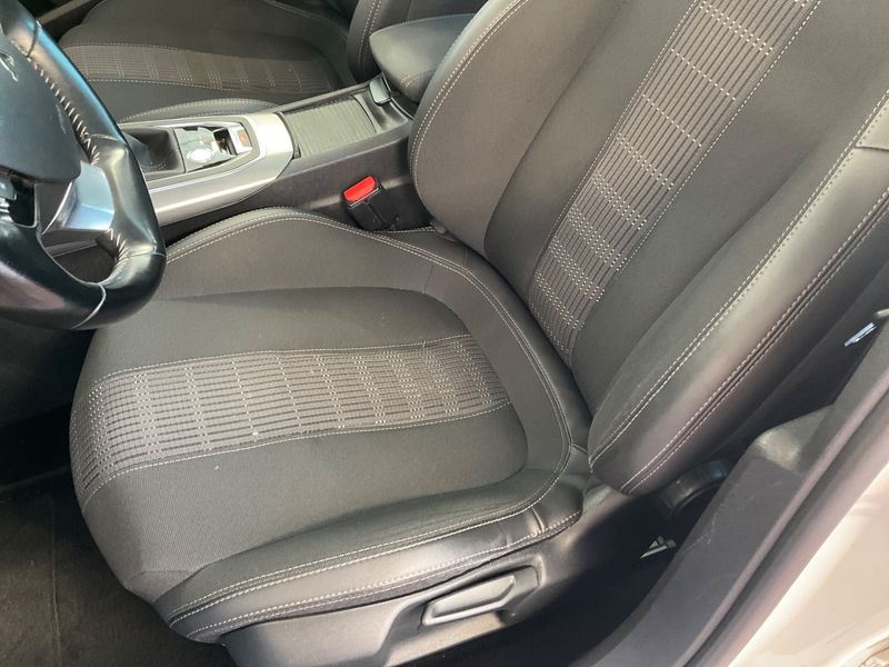 Peugeot 308 2.0 Blue-HDi Allure 2018 – снимка 24