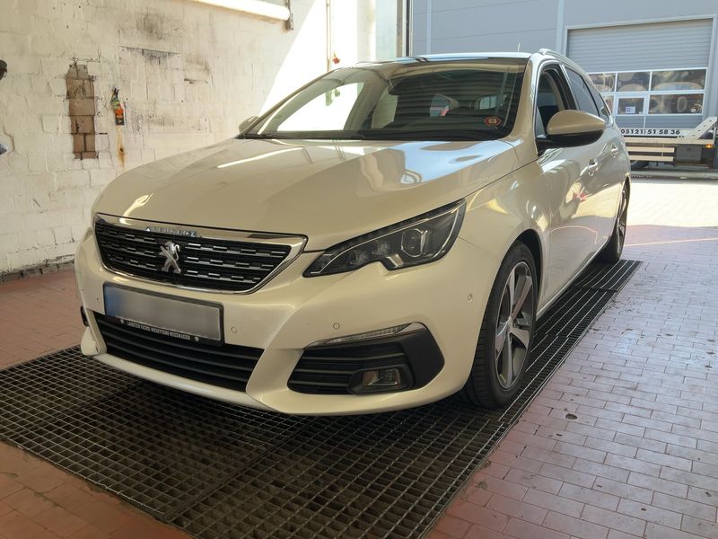 Peugeot 308 2.0 Blue-HDi Allure 2018 – снимка 1