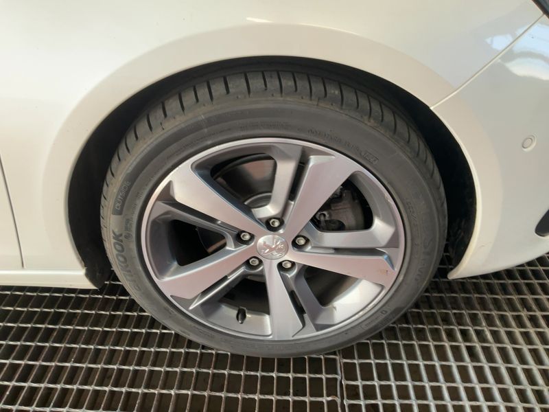 Peugeot 308 2.0 Blue-HDi Allure 2018 – снимка 11