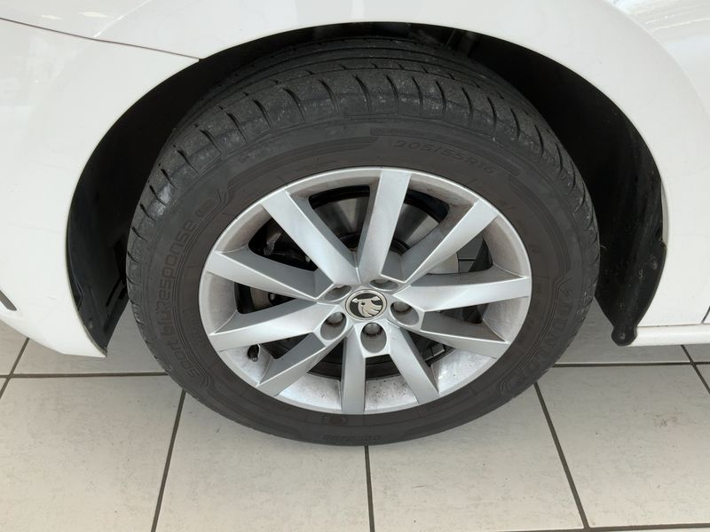 Skoda Scala 1.0 TSI Ambition 2020 – снимка 3