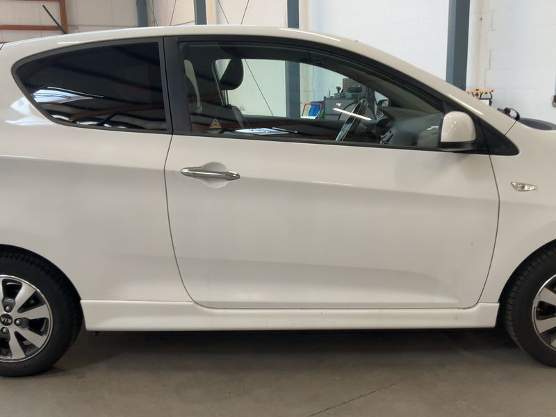 Kia Picanto 1.2 Dream Team 2015 – снимка 10