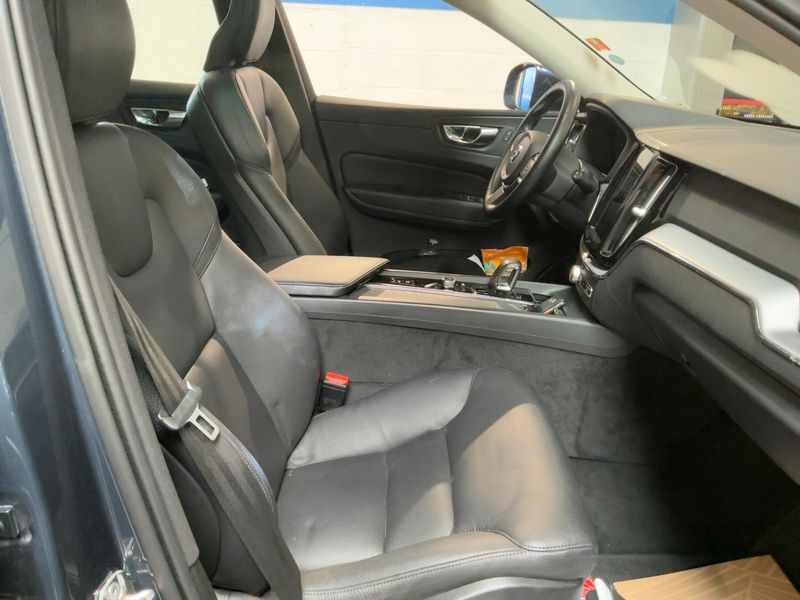 Volvo XC60 2.0 T6 Recharge Plug-in Hybrid Plus Dark AWD 2021 – снимка 16