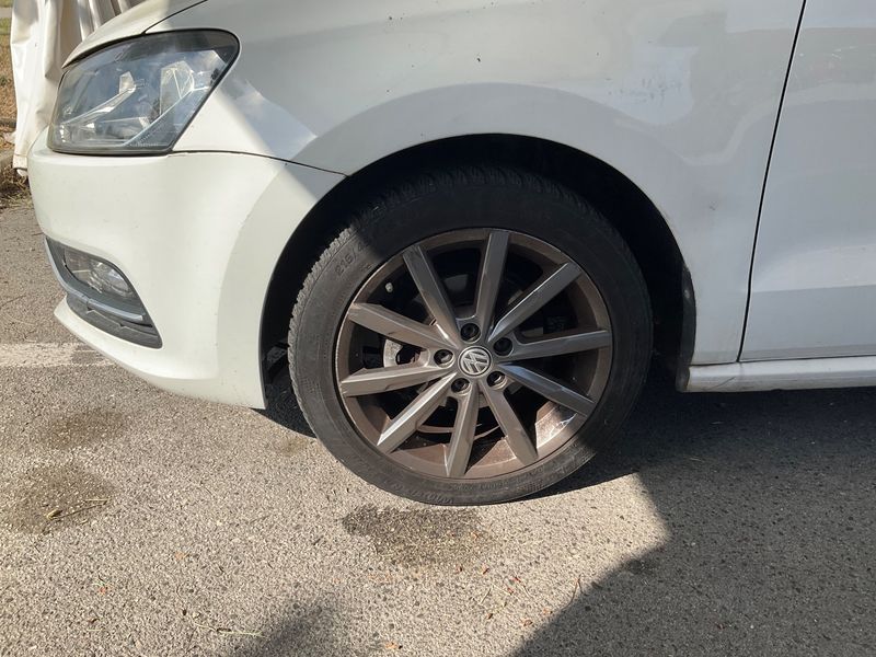 Volkswagen Polo 1.4 TDI Comfortline BlueMotion Tech 2015 – снимка 3